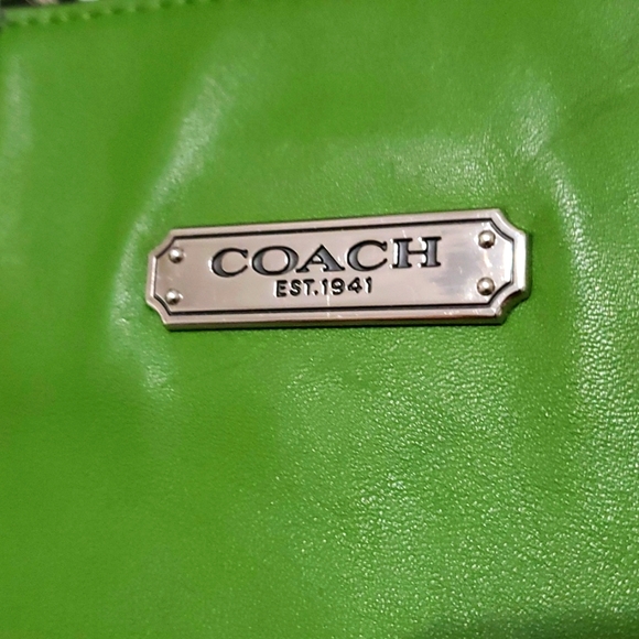 Coach Gallery Green Leather Zipper Pockets Double Handles Tote Bag💚🍏 - Picture 5 of 17